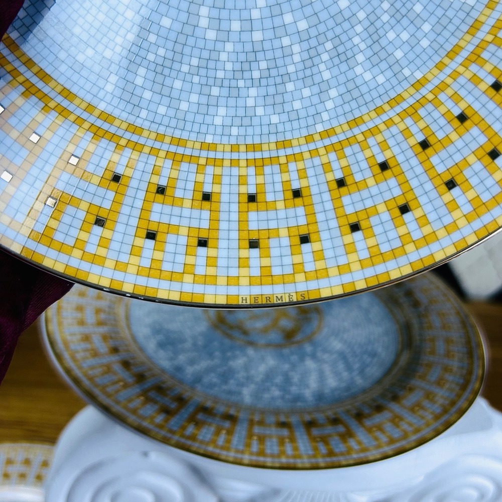 Hermès Mosaique au 24 Dinner Plates Set of 4 - Picture 4 of 13